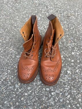 Tricker's Tan Leather Wingtip Brogue Lace-Up Boots
